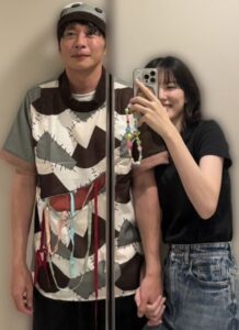 永野芽郁 田中圭 不倫 手繋ぎ写真 出典：週刊文春