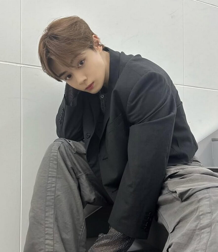 鶴房汐恩 インスタグラム